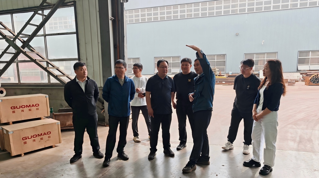 赴企业调研 (2).jpg 赴企业调研 (2).jpg